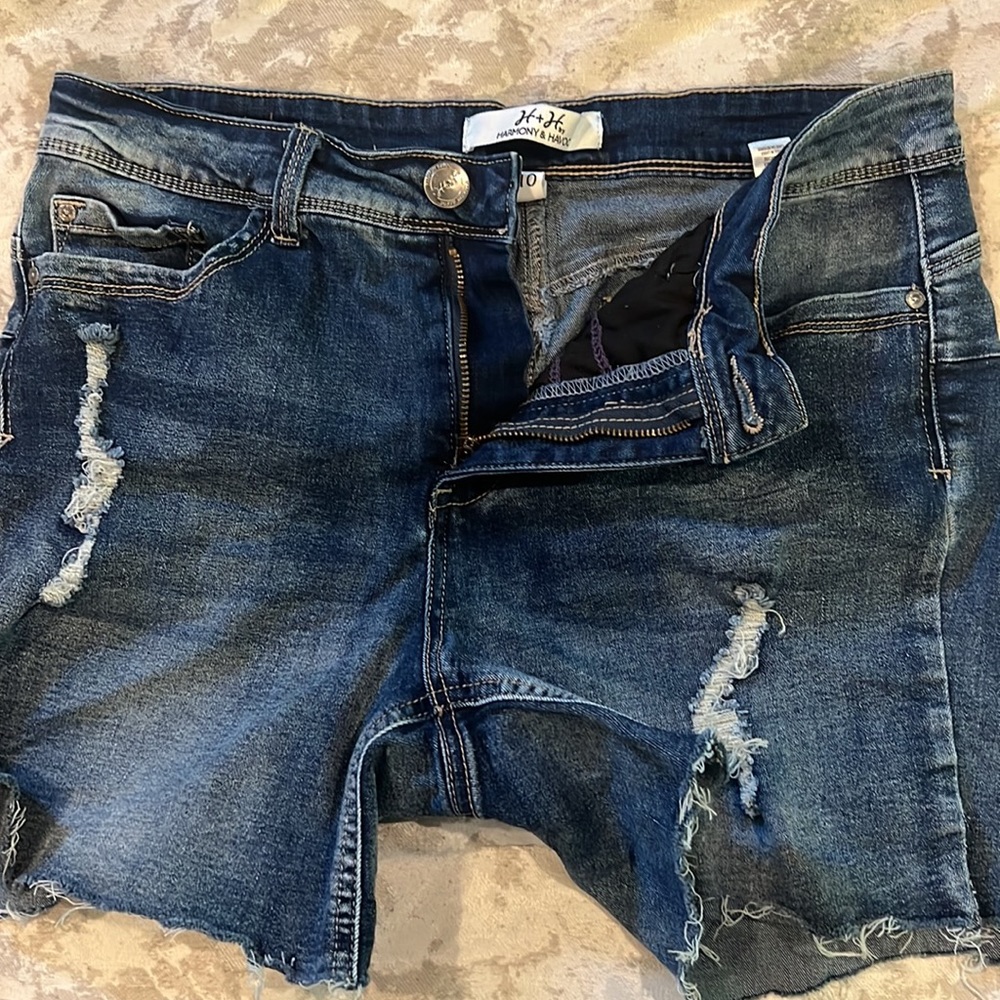 Ladies H&H by Harmony and havoc distressed denim shorts - Picture 2 of 2